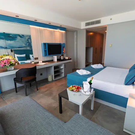 Crystal Centro Pearl Collection Resort 5*
