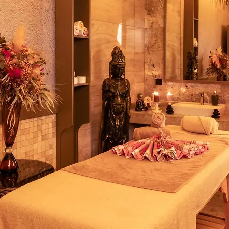 Crystal Centro - Ultimate Üdülőközpont